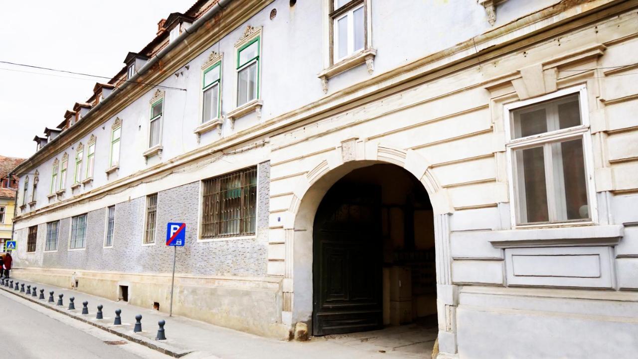 Fancy Flats Apartment Sibiu Exterior photo